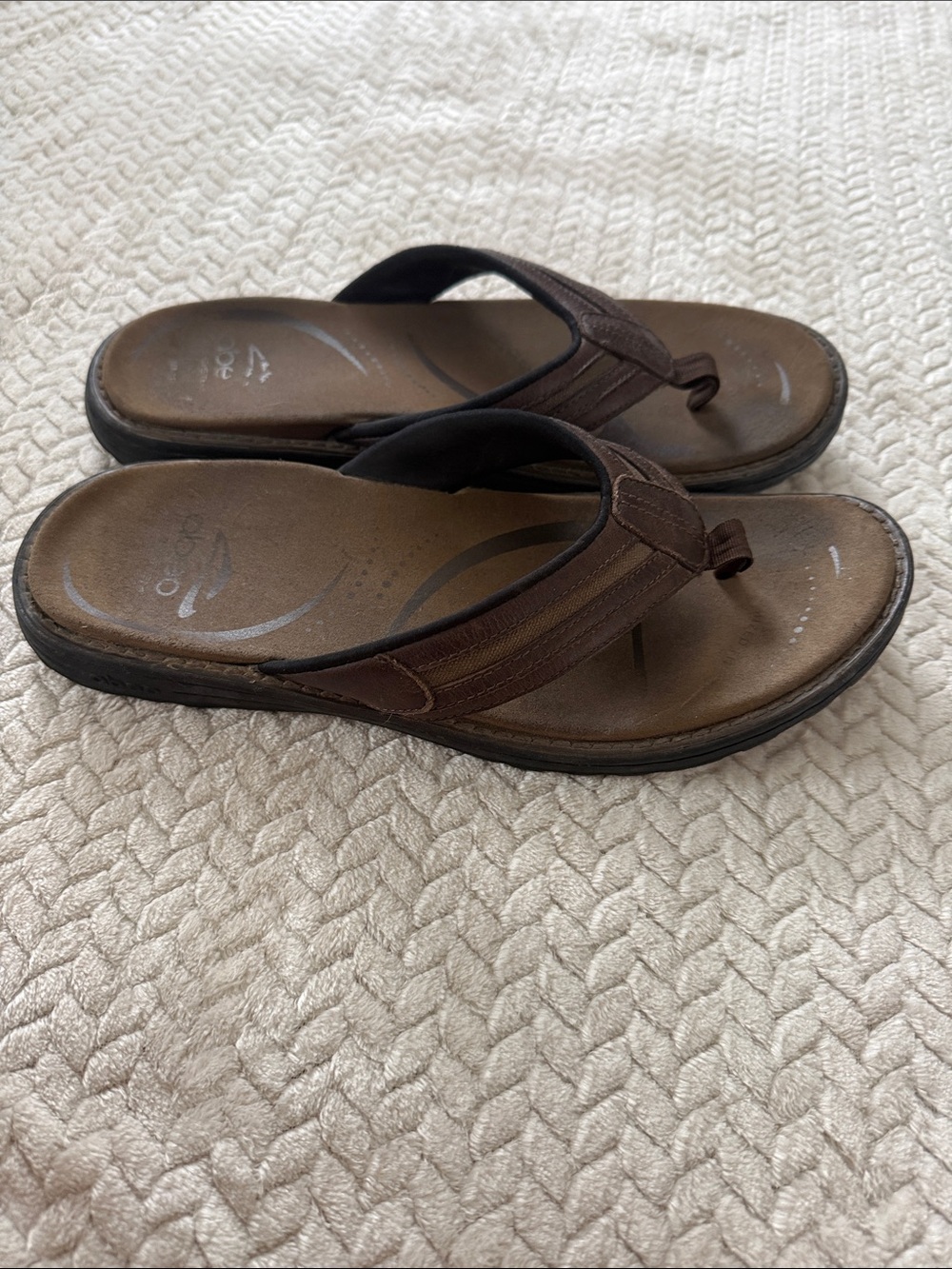 Abeo Men's Dark Brown Leather Thong Sandals